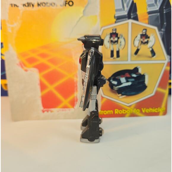 GoBots Pathfinder 29 Friendly Robot UFO Complete Cardback Packaging 1984 - Picture 10 of 16